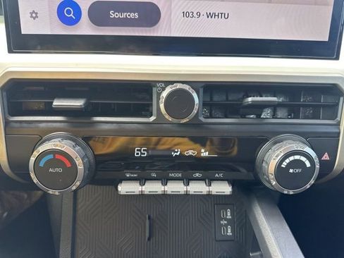 Used 2024 Toyota Tacoma TRD Off-Road image 20