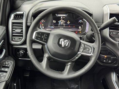 Used 2025 RAM 2500 Laramie AWD/4WD image 15