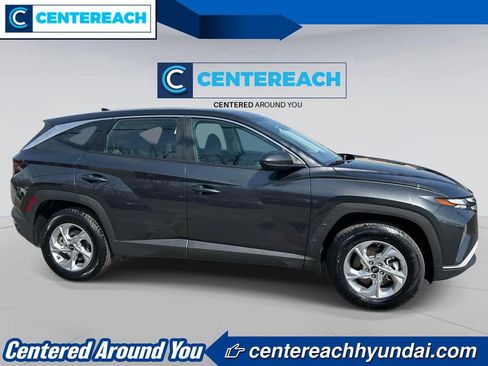 Used 2023 Hyundai Tucson SE image 3