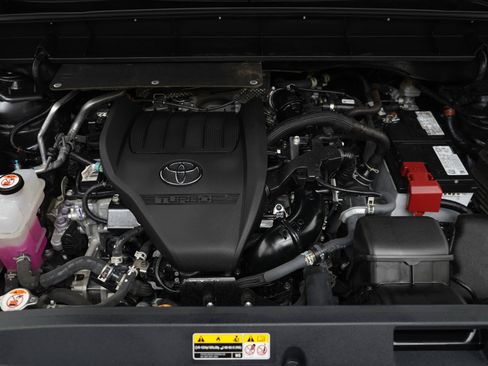 Used 2025 Toyota Highlander XSE AWD/4WD image 30