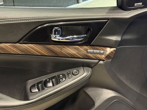 Certified 2018 Nissan Maxima Platinum image 16