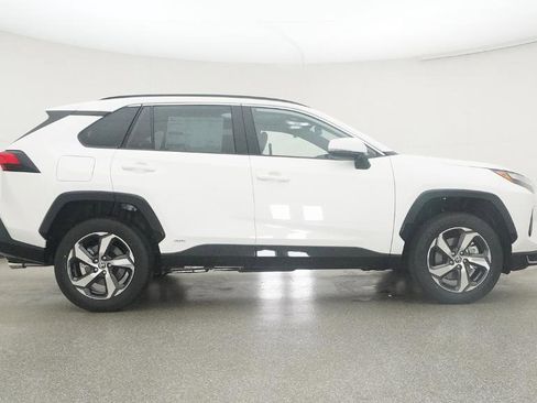 New 2025 Toyota RAV4 SE image 26