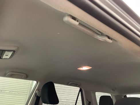 Used 2018 Toyota 4Runner SR5 AWD/4WD image 18