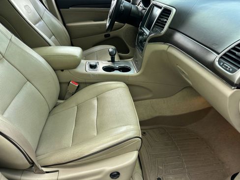 Used 2014 Jeep Grand Cherokee Overland AWD/4WD image 15