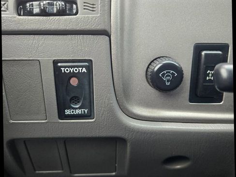 Used 2002 Toyota 4Runner SR5 image 24