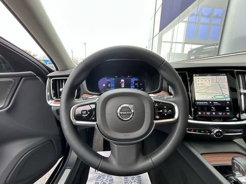 Certified 2025 Volvo S60 B5 Plus image 17