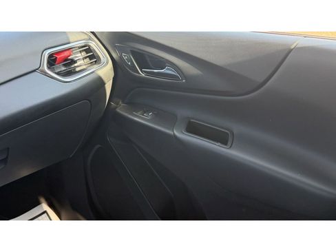 Certified 2024 Chevrolet Equinox LT image 18