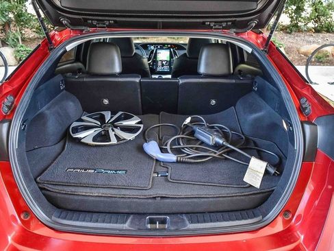 Used 2017 Toyota Prius Prime Premium image 22