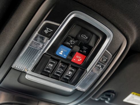 Used 2020 RAM 2500 Limited AWD/4WD image 40