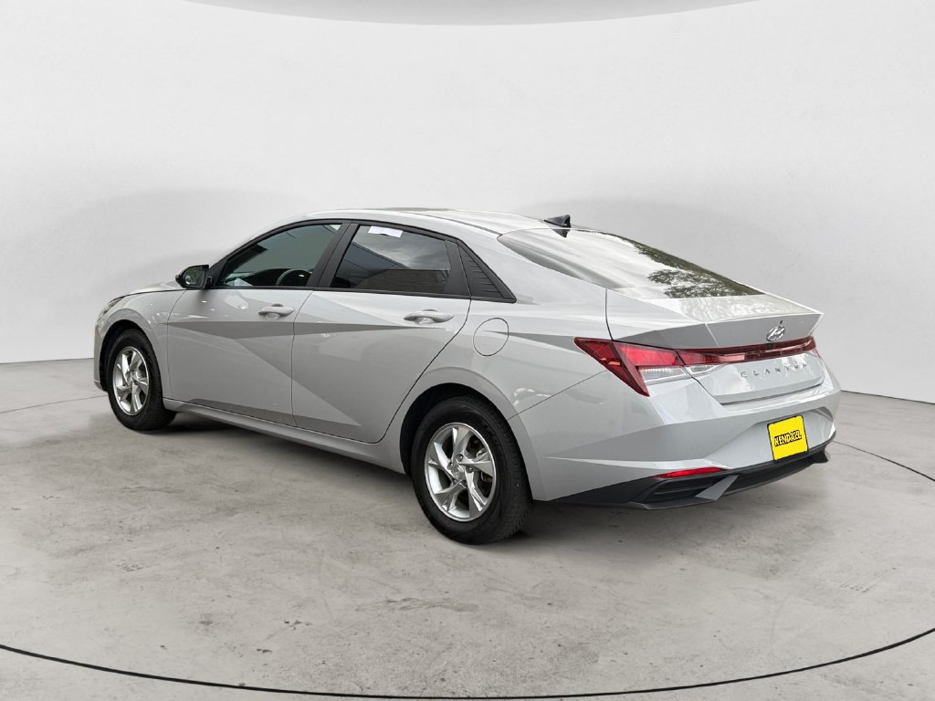 Used 2023 Hyundai Elantra SEL FWD image 7