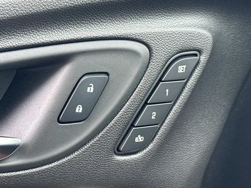Used 2024 Buick Encore GX Avenir FWD image 18