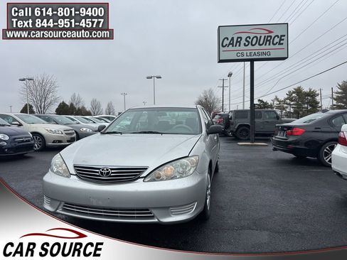 Used 2005 Toyota Camry LE image 1