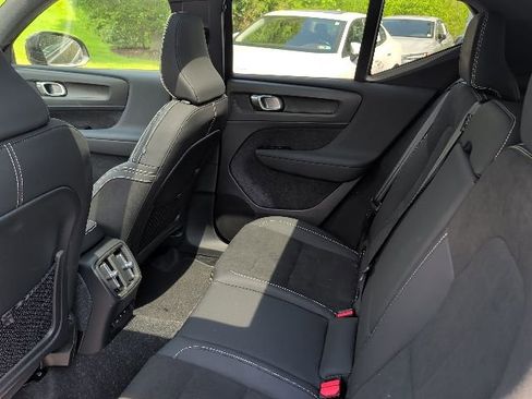 Used 2023 Volvo XC40 Recharge Plus AWD/4WD image 17