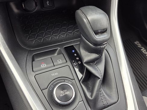 Certified 2020 Toyota RAV4 XLE AWD/4WD image 15