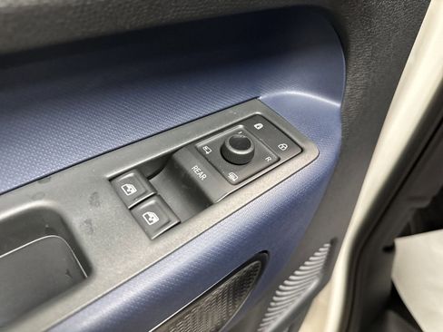 New 2025 Volkswagen ID. Buzz Pro S image 28