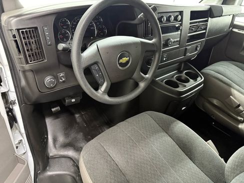 Used 2021 Chevrolet Express 2500 w/ Driver Convenience Package image 15