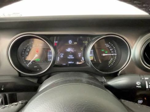 Used 2023 Jeep Wrangler Unlimited w/ Cold Weather Group AWD/4WD image 21
