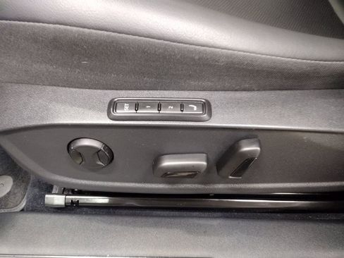 Used 2021 Volkswagen ID.4 Pro S w/ Gradient Package image 21