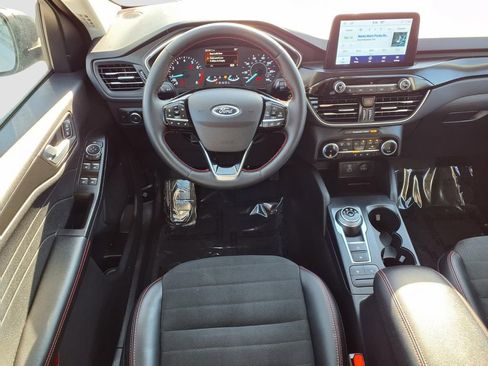 Used 2022 Ford Escape SEL w/ SEL Stealth AWD Package image 11