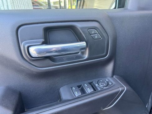 Used 2025 Chevrolet Silverado 1500 Custom Trail Boss AWD/4WD image 3