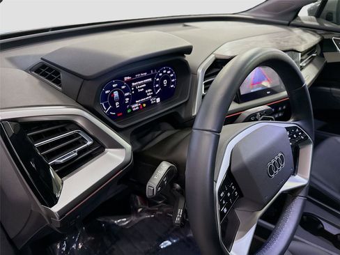 Used 2024 Audi Q4 e-tron Premium Plus w/ Premium Plus image 9