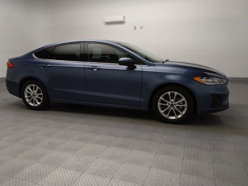 Used 2019 Ford Fusion SE image 11