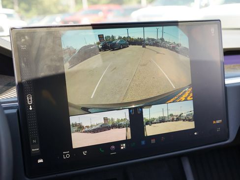 Used 2022 Tesla Model S Plaid AWD/4WD image 16