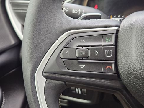 Used 2025 Jeep Grand Cherokee Laredo X w/ Luxury Tech Group I image 23