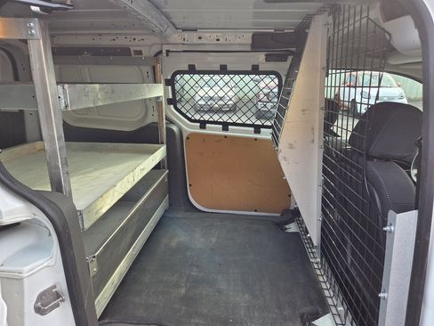 Used 2022 Ford Transit Connect XLT image 17