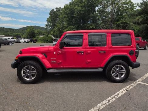 Certified 2021 Jeep Wrangler Unlimited Sahara w/ Cold Weather Group AWD/4WD image 9
