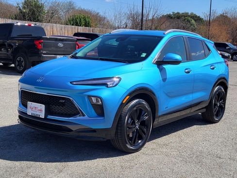 Used 2025 Buick Encore GX Sport Touring image 8