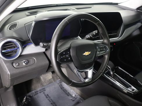 Used 2024 Chevrolet Trax LT w/ Driver Confidence Package FWD image 26