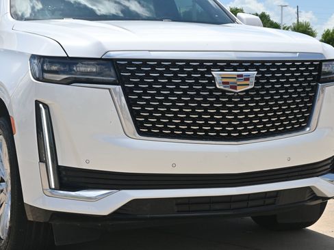Certified 2023 Cadillac Escalade Luxury w/ LPO, Floor Liner Package RWD image 29