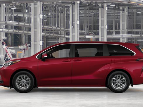 New 2026 Toyota Sienna LE FWD image 6