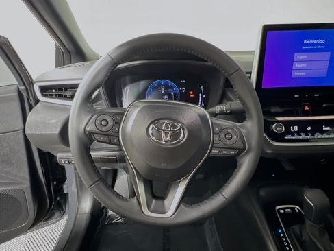 Used 2025 Toyota Corolla SE w/ SE Premium Package FWD image 18