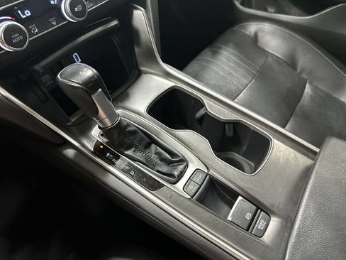 Used 2018 Honda Accord Touring image 24