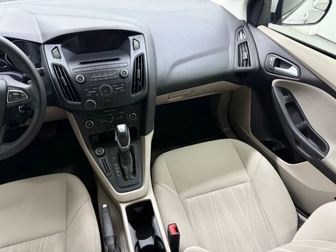 Used 2015 Ford Focus SE image 32