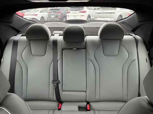 Used 2025 Hyundai Elantra Limited FWD image 13