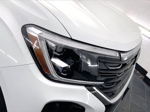 Used 2025 Volkswagen Atlas Cross Sport SE image 27