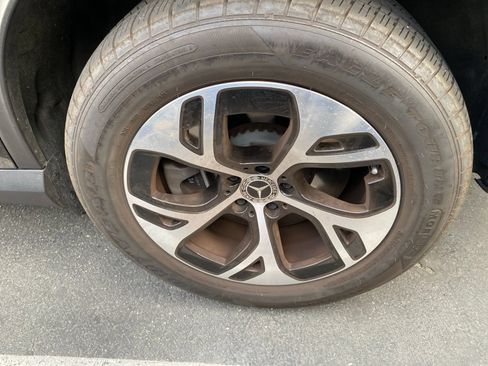 Certified 2025 Mercedes-Benz GLC 350e 4MATIC image 5