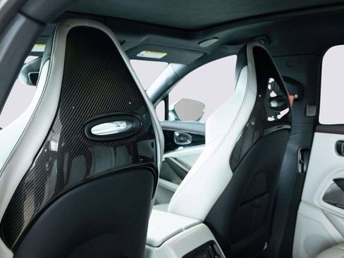 Used 2025 Aston Martin DBX 707 image 40