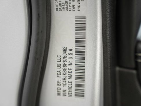 Used 2023 Jeep Grand Cherokee L Limited AWD/4WD image 43