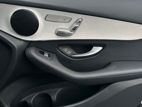 Used 2022 Mercedes-Benz GLC 300 image 32