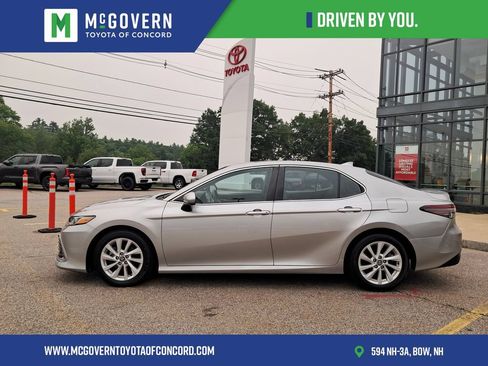 Used 2021 Toyota Camry LE FWD image 2