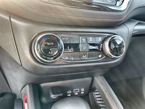 Used 2022 Chevrolet TrailBlazer RS w/ Convenience Package AWD/4WD image 19