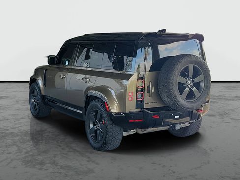 Used 2023 Land Rover Defender 110 X AWD/4WD image 3
