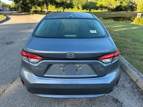 Used 2022 Toyota Corolla LE image 4