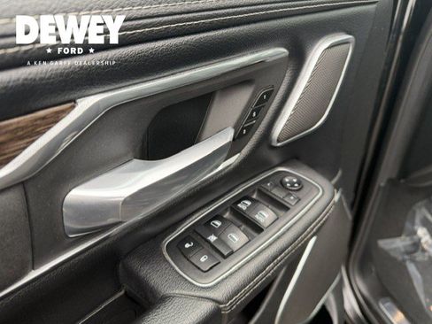 Used 2019 RAM 1500 Laramie AWD/4WD image 15