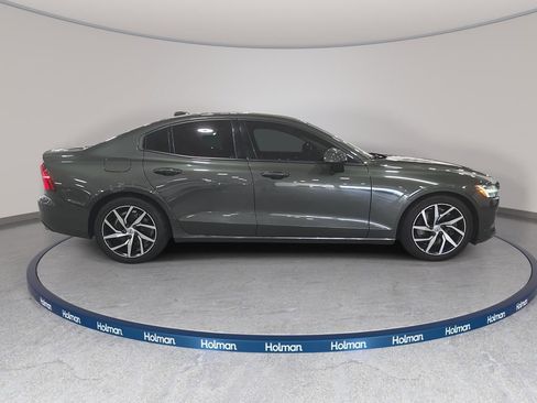 Used 2020 Volvo S60 T6 Momentum AWD/4WD image 5
