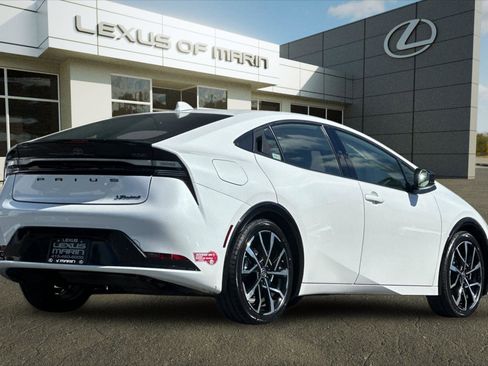 Used 2024 Toyota Prius Prime XSE Premium image 8